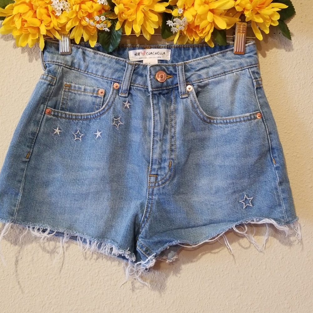 H&M Coachella Denim Cutoff Shorts Stars Sz 4